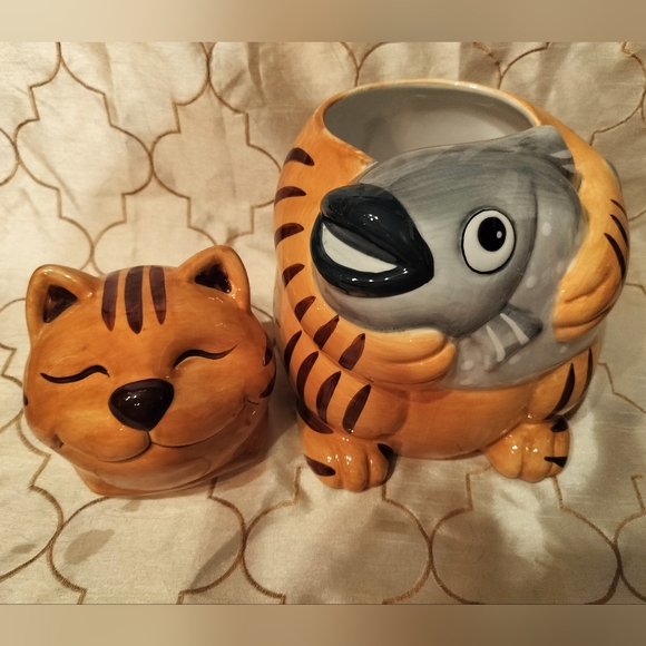Cookie Jar Cat Holding Fish CKAO yellow cat Vintage in great condition - Picture 8 of 11